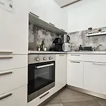 Apartment Upartments *