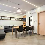 Apartment Upartments