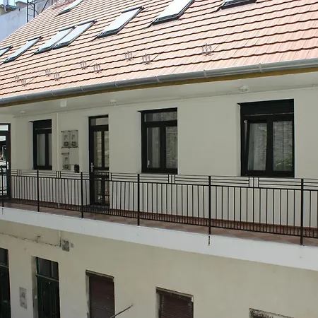 Upartments Apartman *